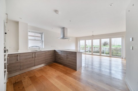 Click the photo for more details of Hunston, Chichester, PO20