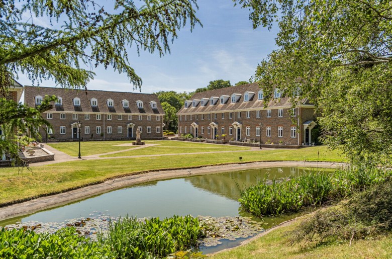 Click the photo for more details of March Square, Chichester, PO19