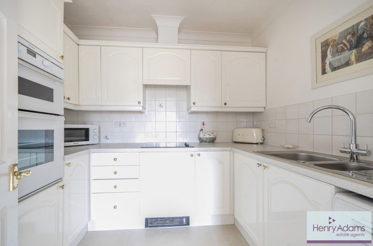 Images for King George Avenue, Petersfield, GU32