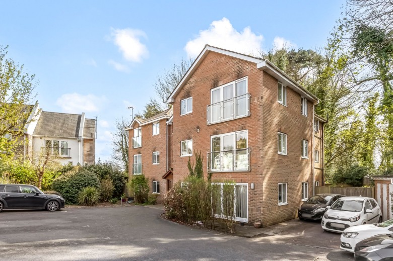 Click the photo for more details of South Road, Park Side Apartments, RH16