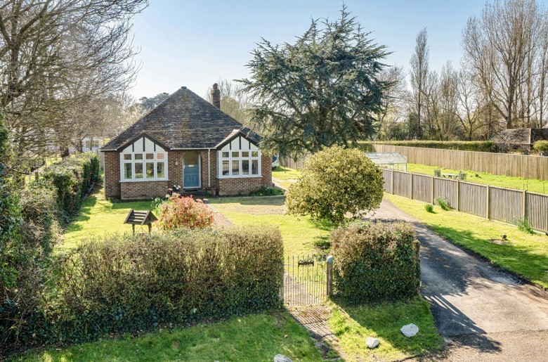 Click the photo for more details of Acre Street, West Wittering, PO20