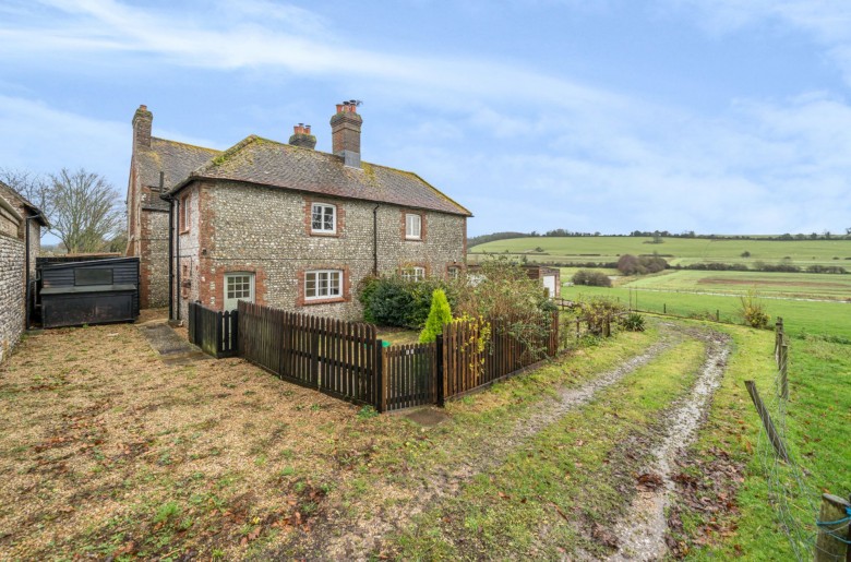 Click the photo for more details of Binderton, Chichester, PO18