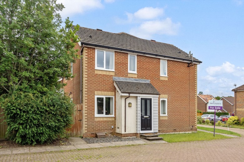 Click the photo for more details of Lanyon Close, Horsham, RH12