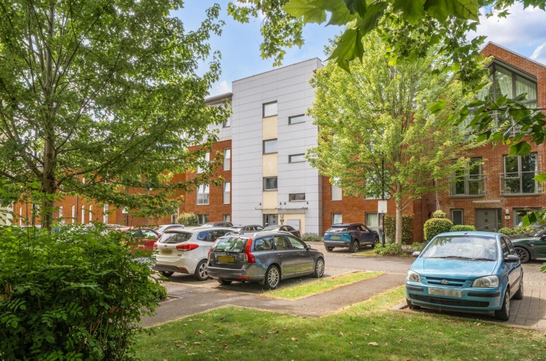 Click the photo for more details of Longley Road, Chichester, PO19