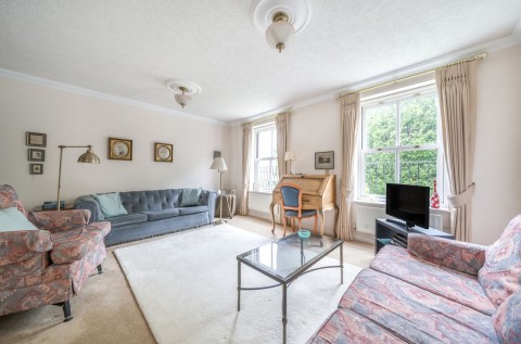 Click the photo for more details of King George Gardens, Chichester, PO19