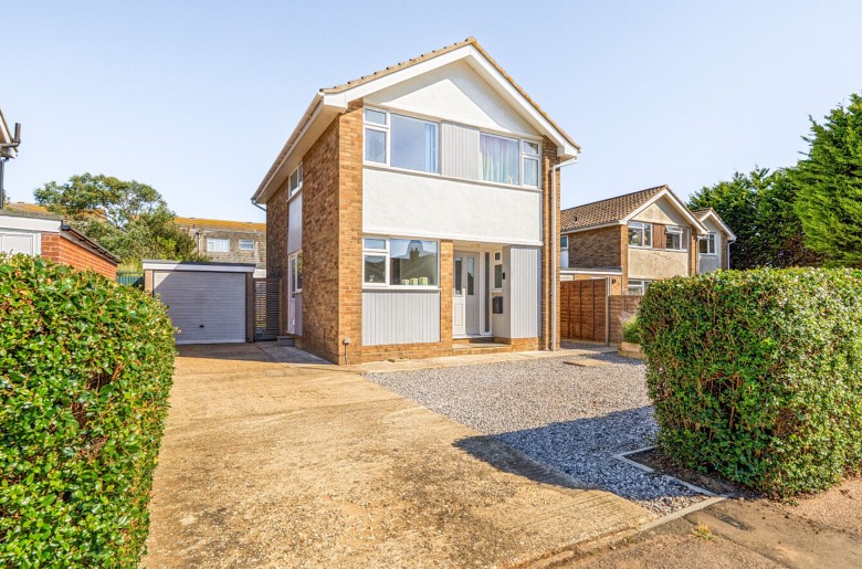 Click the photo for more details of Broad View, Selsey, PO20