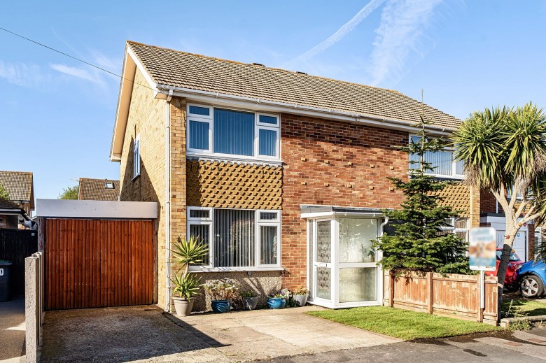 Click the photo for more details of Walnut Tree Close, Hayling Island, PO11