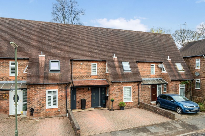Click the photo for more details of George Denyer Close, Haslemere, GU27