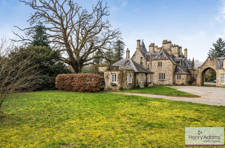 Click the photo for more details of Adhurst St. Mary, Petersfield, GU31