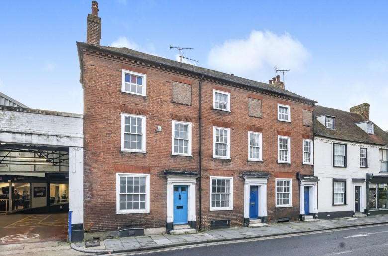 Click the photo for more details of St. Pancras, Chichester, PO19