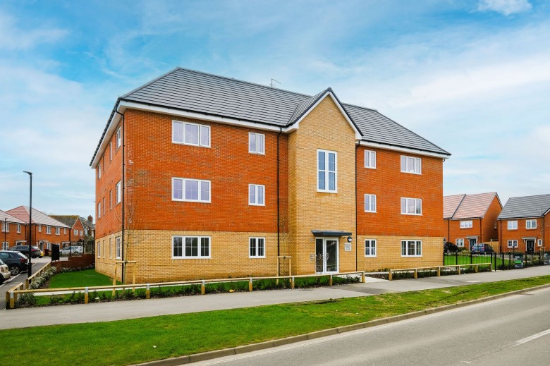 Click the photo for more details of Kingsmead Avenue, Chichester, PO19