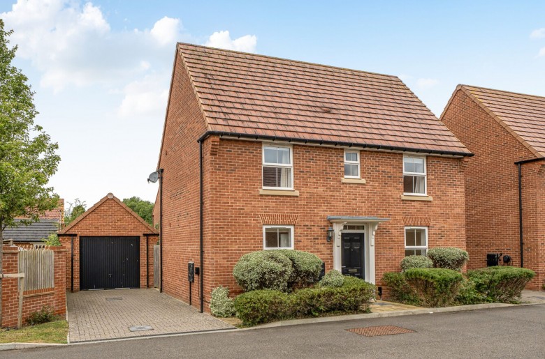 Click the photo for more details of Toop Gardens, Aldingbourne, PO20