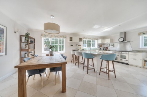 Click the photo for more details of Hatch Lane, Liss, GU33