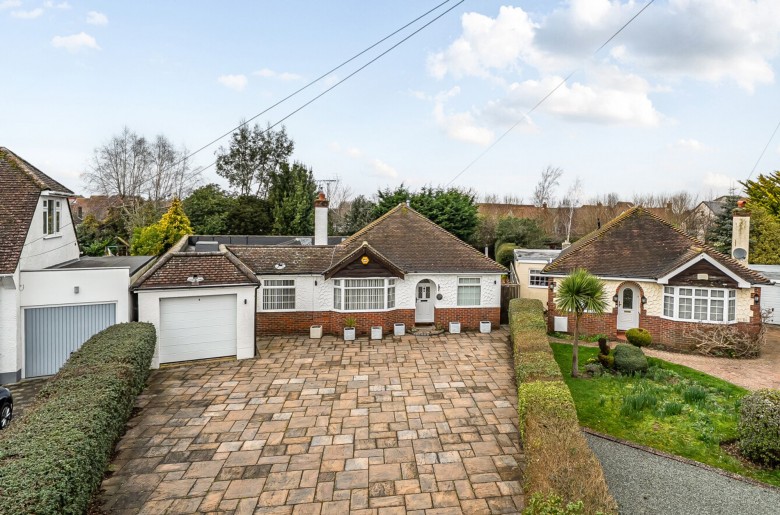 Click the photo for more details of Roundle Avenue, Felpham, PO22