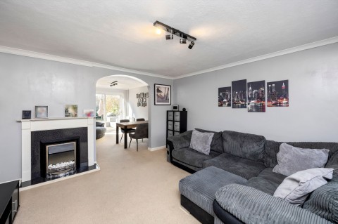 Click the photo for more details of Wheatsheaf Close, Horsham, RH12