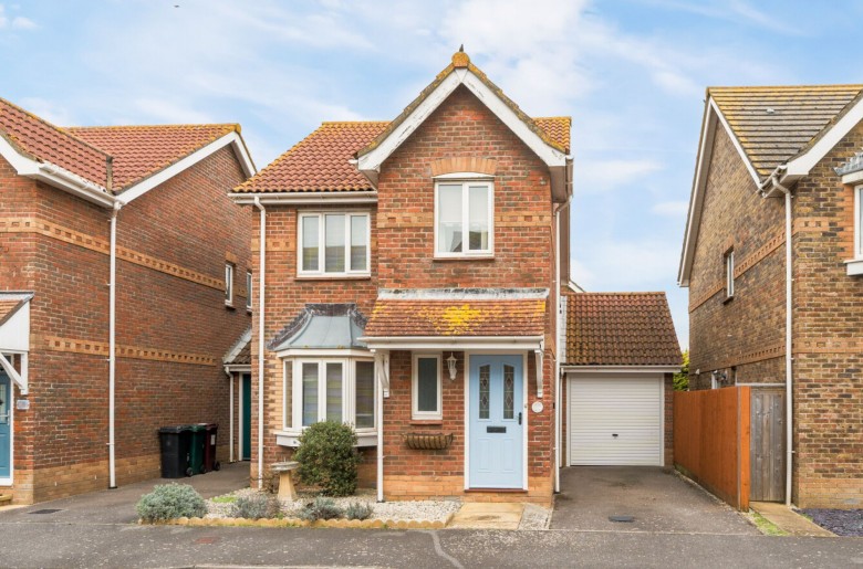Click the photo for more details of Beacon Drive, Selsey, PO20