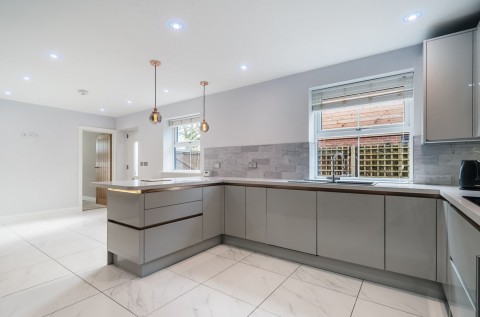Click the photo for more details of The Chequers, Nyewood, GU31