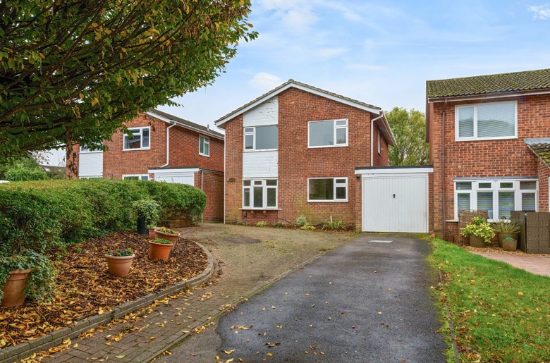 Click the photo for more details of Three Acres, Denmead, PO7