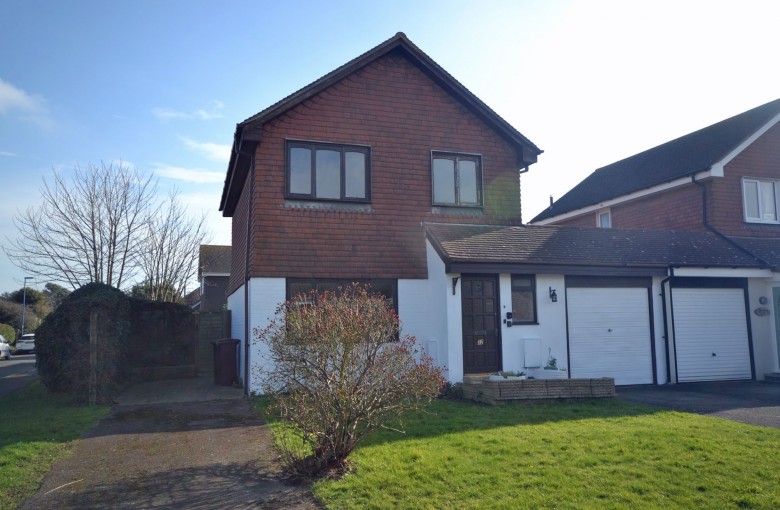 Click the photo for more details of James Street, Selsey, PO20