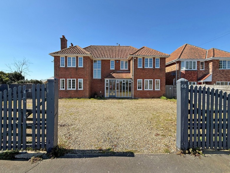 Click the photo for more details of Ringsfield Road, Beccles, Suffolk