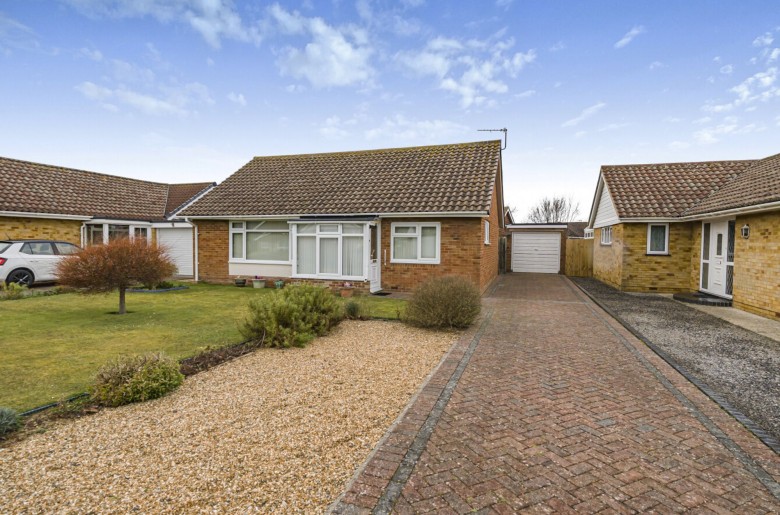 Click the photo for more details of Christchurch Crescent, West Meads, PO21