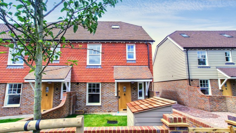 Click the photo for more details of Brighton Road, Handcross, RH17