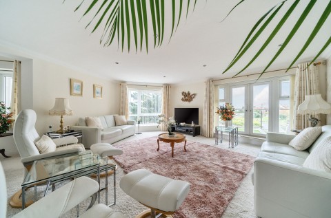 Click the photo for more details of Kings Parade, Bognor Regis, PO21