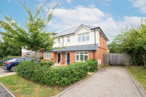 Click the photo for more details of Coolhurst Close, Monks Gate, RH13