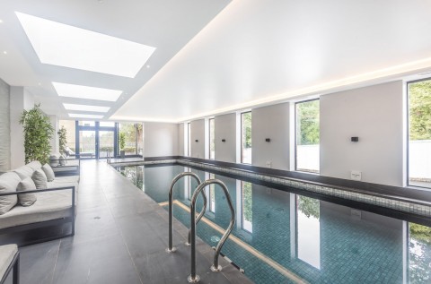 Click the photo for more details of Kings Drive, Midhurst, GU29