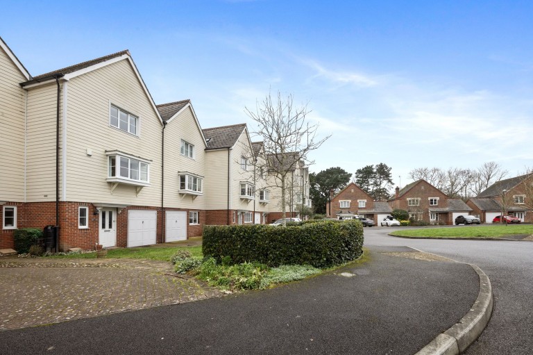 Images for Deer Way, Horsham, RH12