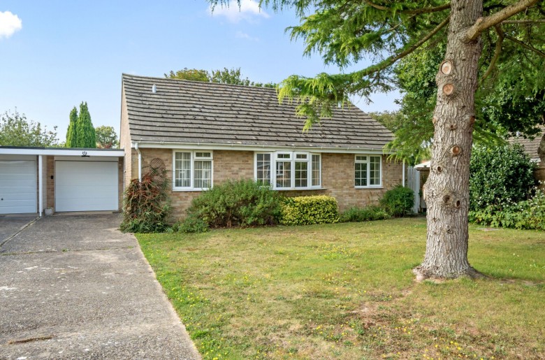 Click the photo for more details of Longmeadow Gardens, Birdham, PO20
