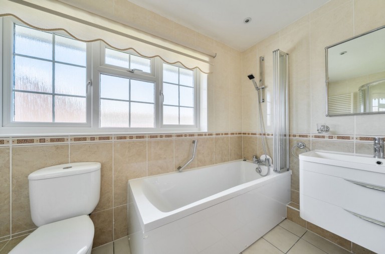 Images for The Horseshoe, Selsey, PO20