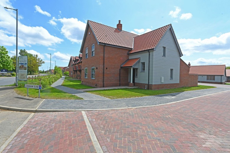 Click the photo for more details of Langshaw Close, Framlingham, Suffolk