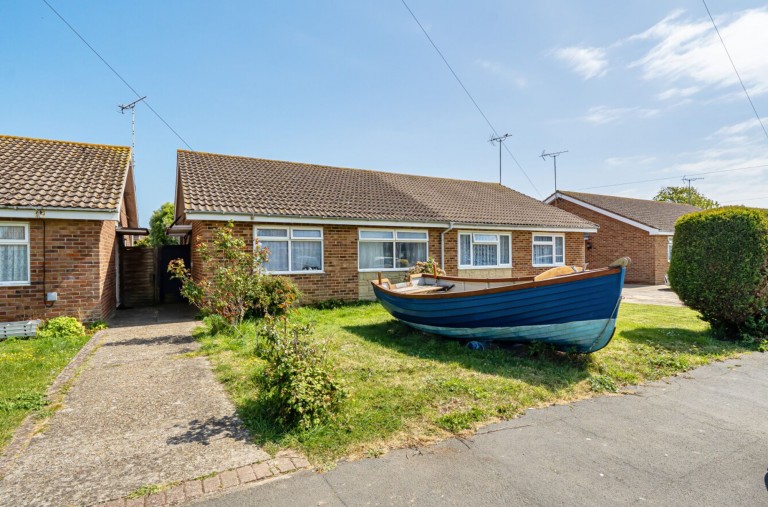 Images for Glen Crescent, Selsey, PO20