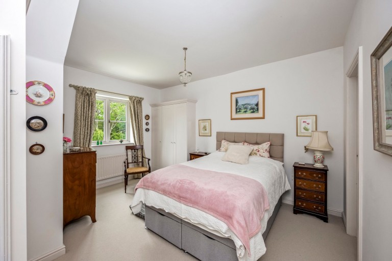 Images for Wyvern Place, Warnham, RH12