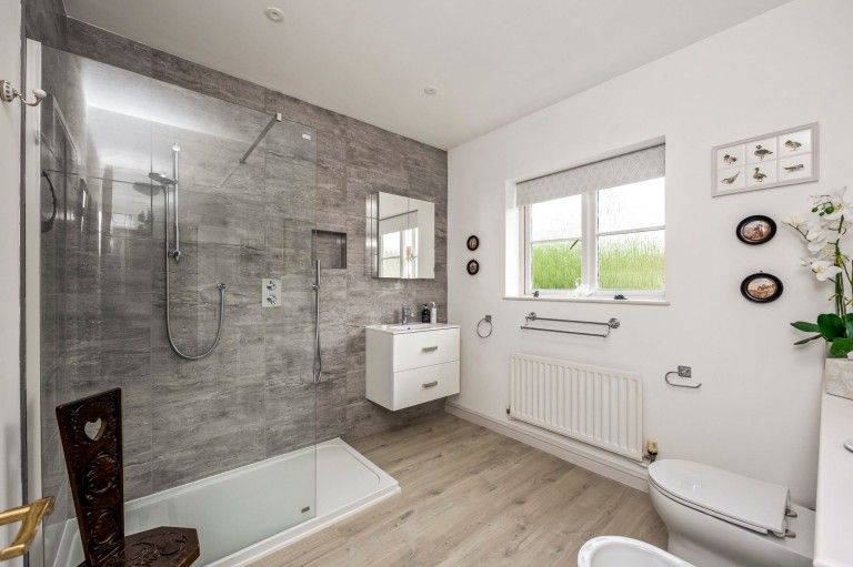 Images for Wyvern Place, Warnham, RH12