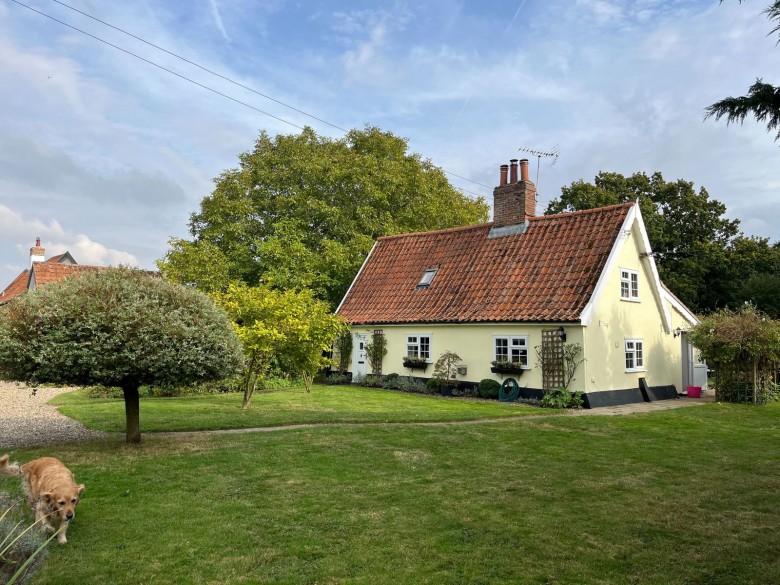 Click the photo for more details of Aspall Green, Stowmarket, Suffolk