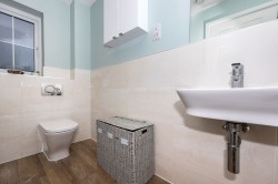 Images for Kilnwood Close, Faygate, RH12