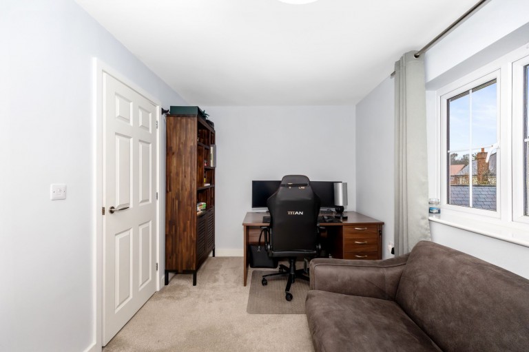 Images for Kilnwood Close, Faygate, RH12