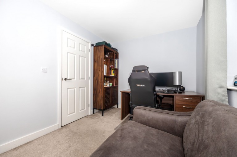 Images for Kilnwood Close, Faygate, RH12
