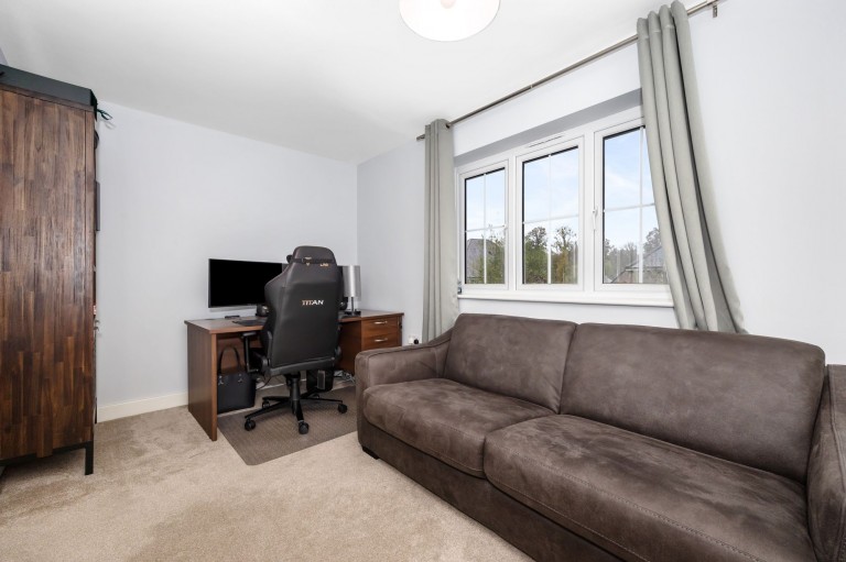 Images for Kilnwood Close, Faygate, RH12