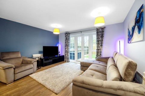Click the photo for more details of Kilnwood Close, Faygate, RH12