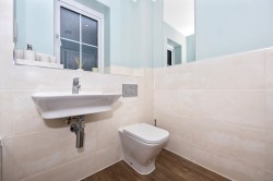 Images for Kilnwood Close, Faygate, RH12