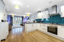 Images for Kilnwood Close, Faygate, RH12