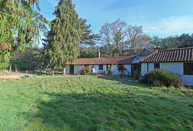 Click the photo for more details of The Common, Tunstall, Near Woodbridge, Suffolk