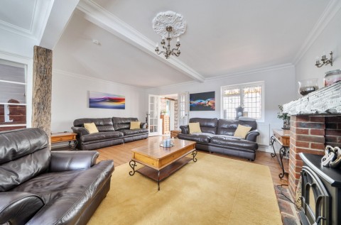 Click the photo for more details of The Close, Selsey, PO20
