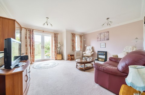 Click the photo for more details of Greenfields, Middleton-On-Sea, PO22