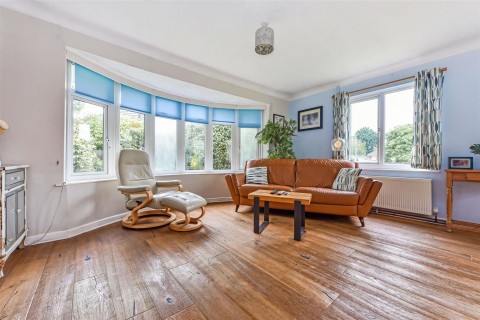 Click the photo for more details of Deeside Avenue, Chichester, PO19