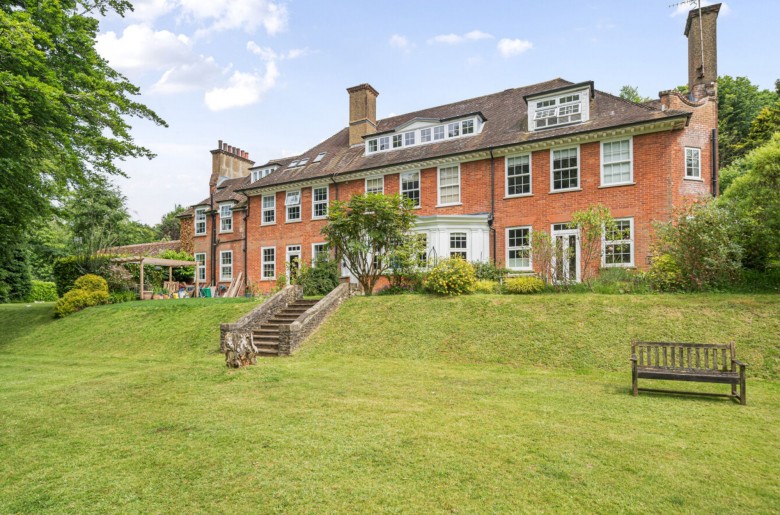 Click the photo for more details of Grayswood Road, St. Georges Wood Grayswood Road, GU27