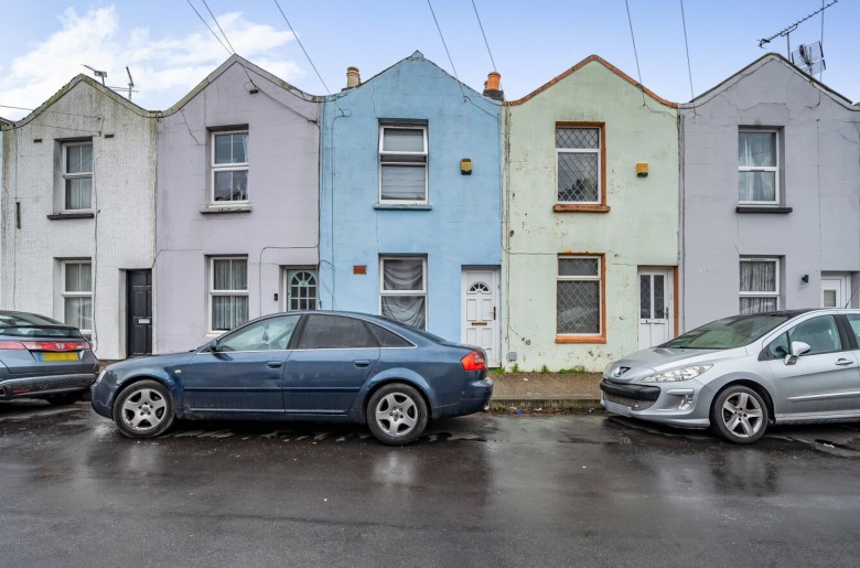 Click the photo for more details of Ockley Road, Bognor Regis, PO21